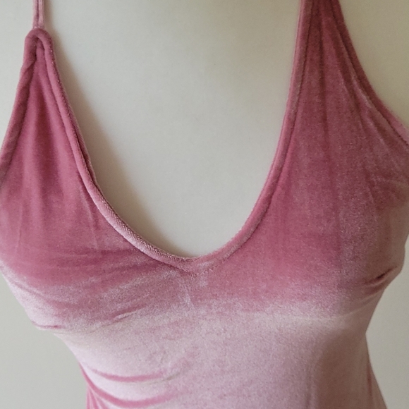 Strappy pink velvet dress - Picture 2 of 4